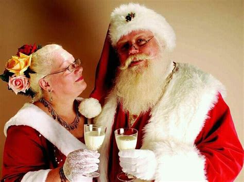 santa claus wife santa claus is coming to town mrs claus santa clause christmas couple
