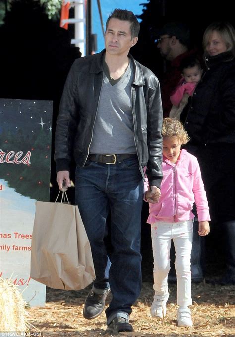 Chelsea's paternal grandfather was john james winstanley (the son of thomas william winstanley and margaret tonge). Olivier Martinez and Nahla shop for a Christmas tree in ...