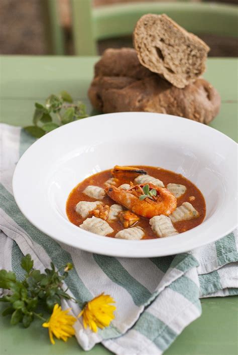 Frittelle di pane dolci con pane raffermo. GNOCCHI DI PANE RAFFERMO SU SUGO DI CACCIUCCO | Pane ...