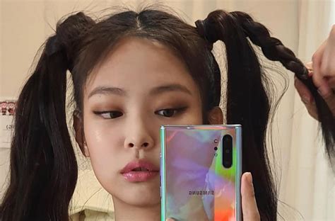 Jennie Kim From Blackpink Samsung Ambassador Taking A Mirror Selfie