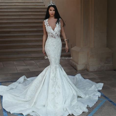 Gorgeous Mermaid Backless Lace Wedding Dresses V Neck Beaded Bridal Gowns Appliqued Long Chapel