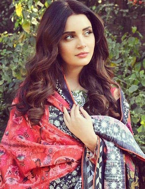 25 most beautiful pakistani women pictures 2022 update