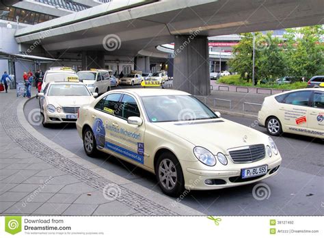 Rates as of 3 january 2017. Mercedes-Benz W211 E-class Editorial Photography - Image: 38127492