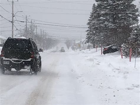 99 % du canada a froid depuis le début mai, sauf ce secteur. Avis de poudrerie et avertissement d'onde de tempête pour ...