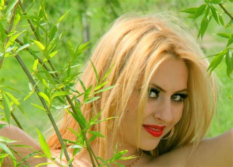 Portrait Of A Seductive Blonde Free Image Download
