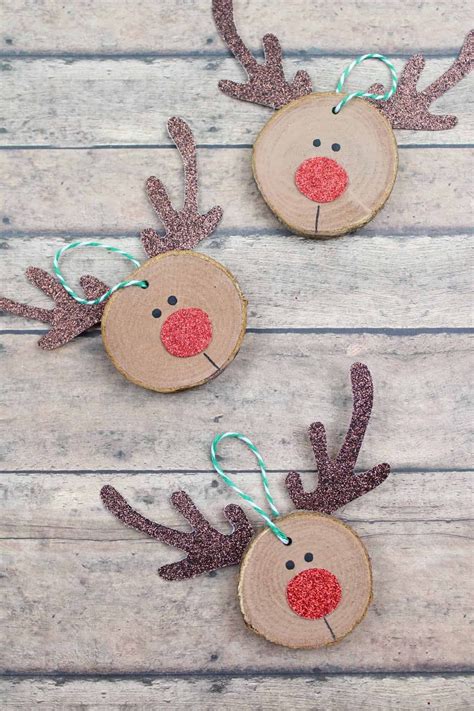 Decorate Your Christmas Tree With These Meaningful Homemade Keepsakes