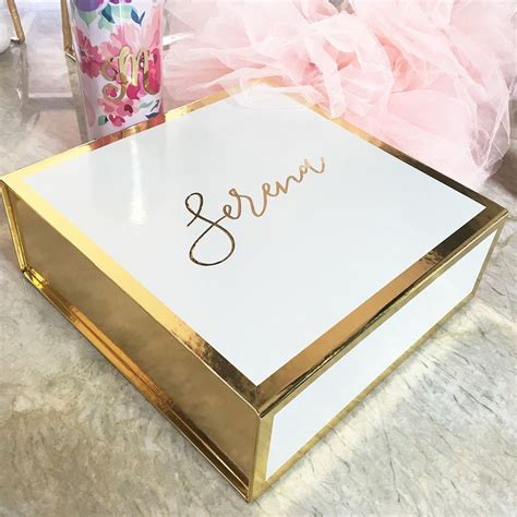 Personalized Bridal Party T Boxes Are A Stylish Way To Package Ts