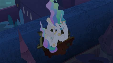 Изображение Princess Celestia Falling To The Ground S4e2png Дружба