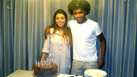 Mkewe willian vanessa martins amependekeza kwamba mumewe huenda anakaribia kukamilisha kipindi chake cha miaka saba akiichezea timu hiyo. Gentlewoman Sport: Top WAGs of the Copa America 2015