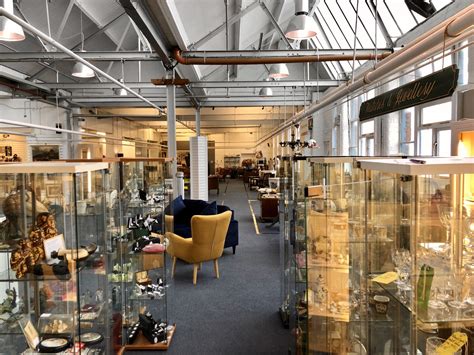 HOUSE OF ANTIQUES & COLLECTIBLES - Shepshed Antiques Centre