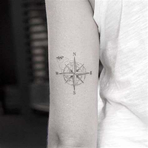 Single Needle Compass Tattoo On The Back Of The Left Arm Mom Tattoos Cute Tattoos Small