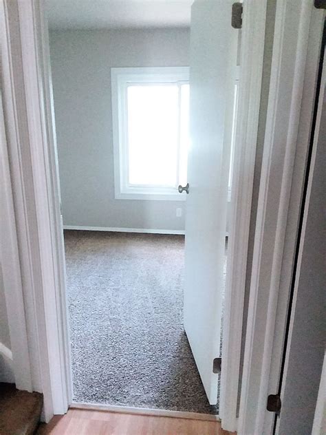Carpet squares, modular carpets, or carpet tiles… they are all same but different terminology. 8 Common Sense Pros for Using Self Adhesive Carpet Tiles