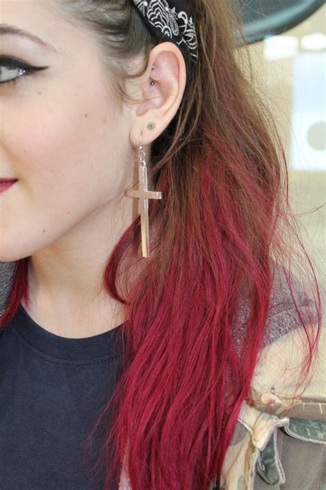 To get an obvious dip dye style using manic panic color, brunettes will need to lighten their hair first. Red pink raspberry dip dyed hair on light brown | Red dip ...