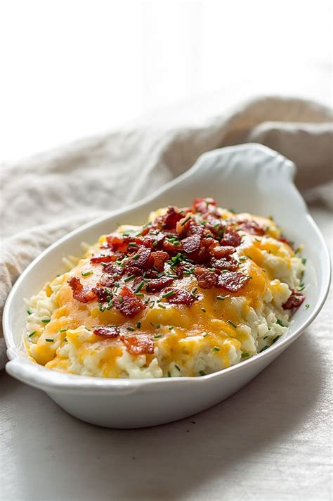 Cauliflower mash is great for people who are on a low carb or keto diet but it's also great for diabetics and anyone looking to eat healthily. Loaded Cauliflower - Keto Living Recipes