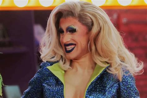 Watch“ Rupauls Drag Race” Queen Amanda Tori Meating Slice Up Infamous Breastplate On Stage