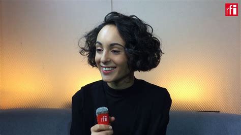 Barbara pravi (2018) and reviens pour l'hiver (2020). Deux minutes avec Barbara Pravi - RFI Musique