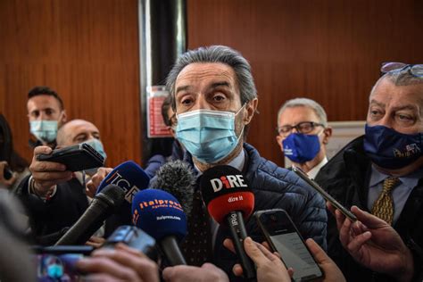 Se l'aumento del numero dei contagi da covid non si arresterà il ritorno alle aule potrebbe essere compromesso. Covid : Fontana, in Lombardia cinquemila nuovi casi ...