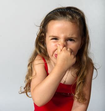 Odeur alternée dans le nez, de brulé, gaz d'échappement de voiture. Recyclage ingénieux du marc de café! - épanews