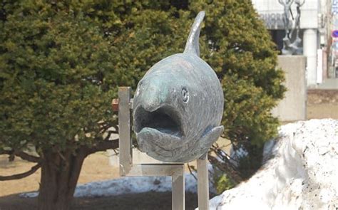 てはいけない (te wa ikenai) / てはいけません (te wa ikemasen). 魚の彫刻を正面から見るとヘンな顔になっている件について ...