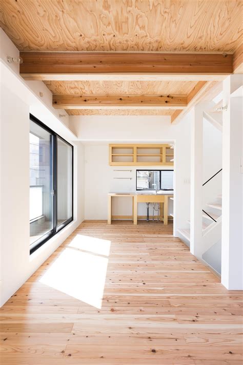 Image:herve abbadie, found on du côté de chez vous. Hibarigaoka S House Makes the Most of A Small Lot