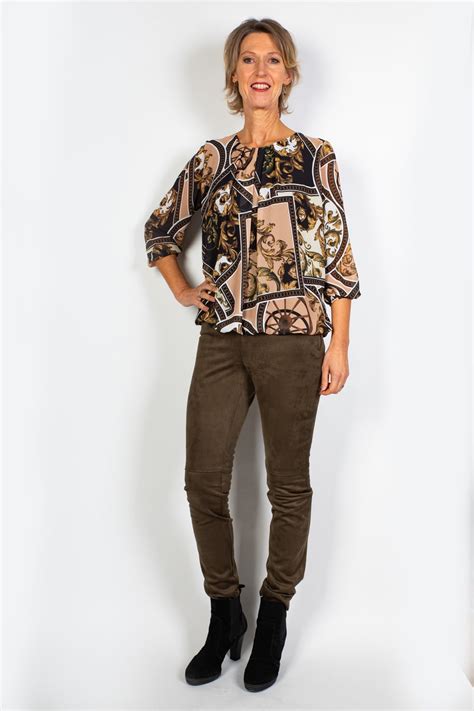 #army fashion #bts #i would like to see a bts s/o in this cause i want her happy and warm. Corel broek mmb army green suede look - It Rains Fashion