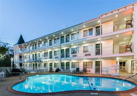 The quality inn is centrally located in the heart of old town eureka. Quality Inn Eureka Springs, AR - See Discounts
