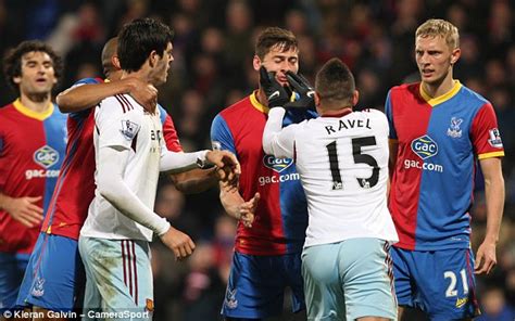 Ravel morrison is an englishman professional football player who best plays at the center attacking midfielder position for. Ravel Morrison shoves Joel Ward in the face | Daily Mail ...