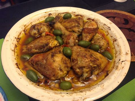 Tajine de poulet aux olives et citrons confits