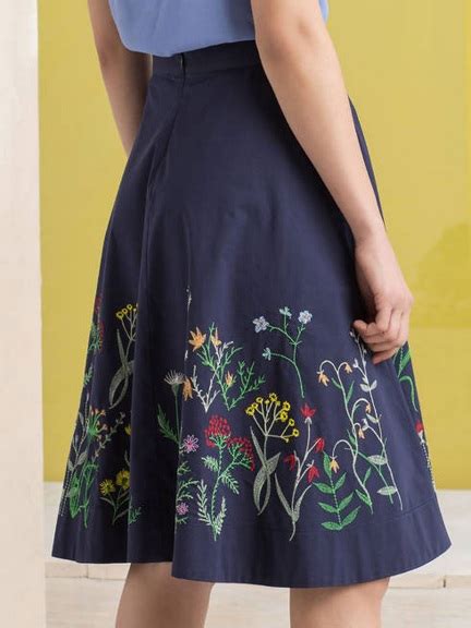 Floral Embroidered Skirt In 2021 Embroidered Skirt Skirts Floral
