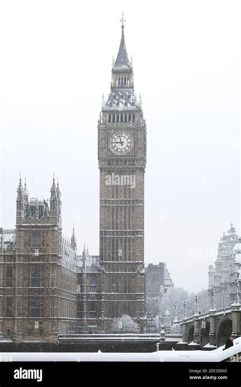 Snow On Houses Of Parliament And Big Ben London England Stock Photo Alamy