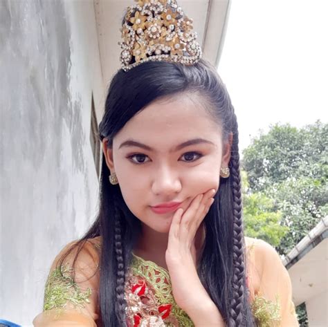 Keturunan raden patah sunting sumber menurut naskah babad dan serat, raden patah memiliki tiga orang istri. 18 Lebih Daftar Pemain dan Mantan Pemain Kembalinya Raden ...