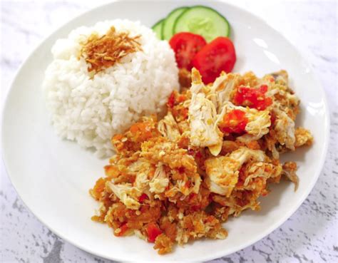 Dengan adanya sambal, anda dapat menikmati berbagai makanan ayam geprek memang tidak lengkap jika tidak disajikan dengan sambal. Usaha Ayam Geprek Sambal Pecel Resto Bu Kaji