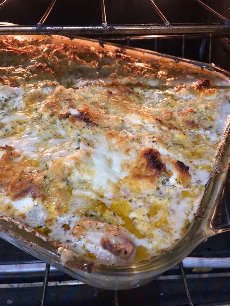 Whip up these recipes any time you want a deliciously from chicken bakes to one skillet noodles and even the classic creamy tuna, we've got the best of the best keto casserole recipes you'll ever need. Best Keto Chicken Pesto Casserole Recipe - Low Carb ...