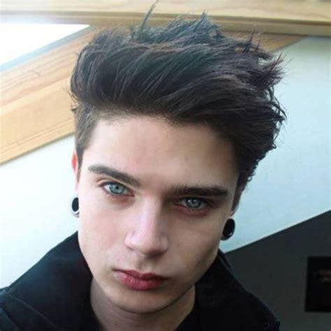 Short Emo Hairstyles For Boys | Emo haircuts, Short emo ...