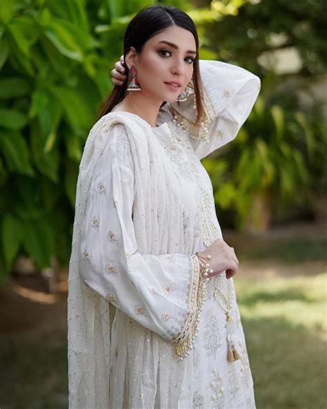 Ramsha Khan Looks Like A Diva In Her Latest Bridal Shoot Reviewitpk