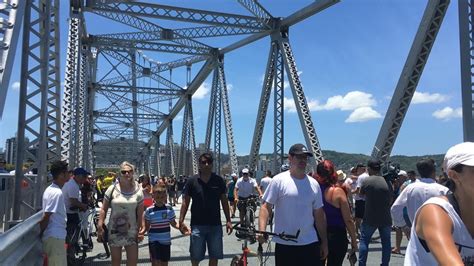 Ponte Hercílio Luz em Florianópolis é reinaugurada após 28 anos