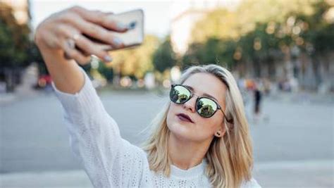 Laddiction Aux Selfies Reconnue Comme Une Maladie Mentale