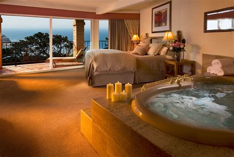 Romantic Hotels In Carmel Ca Photos Tickle Pink Inn Honeymoon Rooms Jacuzzi Room Dream Rooms