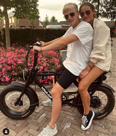 Donny van de beek girlfriend. Donny van de Beek girlfriend: Is Man Utd target dating ...