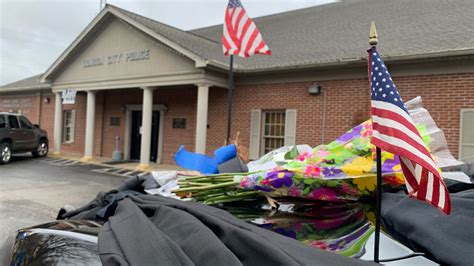 Community remembers officer killed in crash