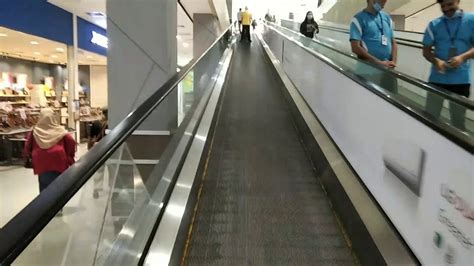 Shopping, entertainment & lifestyle centres (toppen, ikea tebrau, aeon tebrau, tesco tebrau, mydin pelangi indah) within a short drive away. Mydin pelangi indah sigma travellator - YouTube