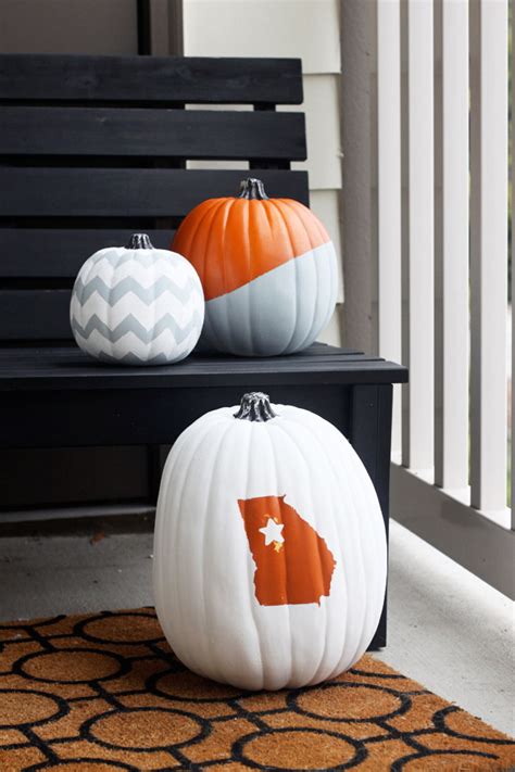 A few of these pumpkin painting designs are for more adventurous crafters and diy people, but we tried find something for everyone. DIY Fall Decor: 20 Painted Pumpkin Ideas - Style Motivation