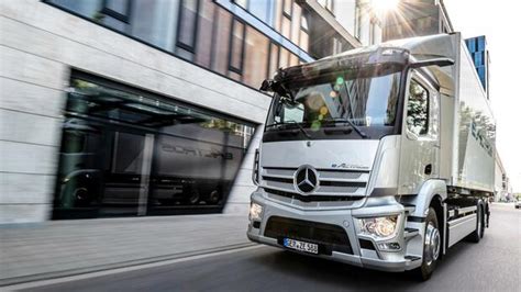 Betriebsratschef Von Daimler Truck Fordert Massiven Kompetenzaufbau