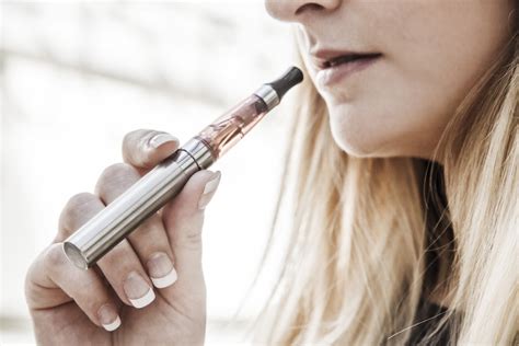 Cigarrillo Electrónico ¿la Real Solución Para El Tabaquismo Mujer Y