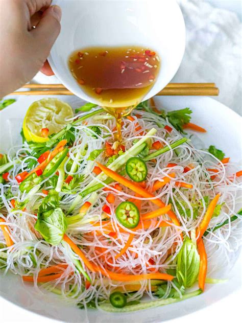Quick And Easy Vietnamese Noodle Salad With Tangy Dressing 2022