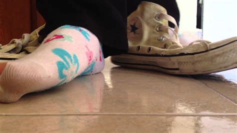 my hole converse and socks youtube