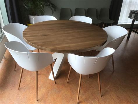 Ronde Eiken Tafel Met Witte Matrix Poot Maatwerk Oudisnieuw