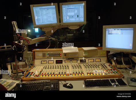 Wnyc Fm Hi Res Stock Photography And Images Alamy