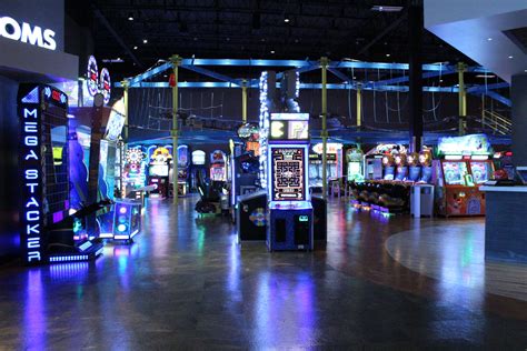 Main Event Entertainment in Memphis, Tennessee #EatBowlPlay #Ad