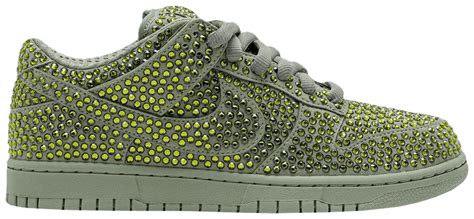 After months of teasers, nike has officially announced that fans will be able to customize their very own version of the cpfm x air force 1 low starting today. Cactus Plant Flea Market x Swarovski x Dunk Low 'Spiral ...